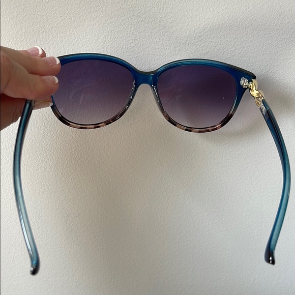 Stylish Blue Sunglasses - Picture 10 of 10